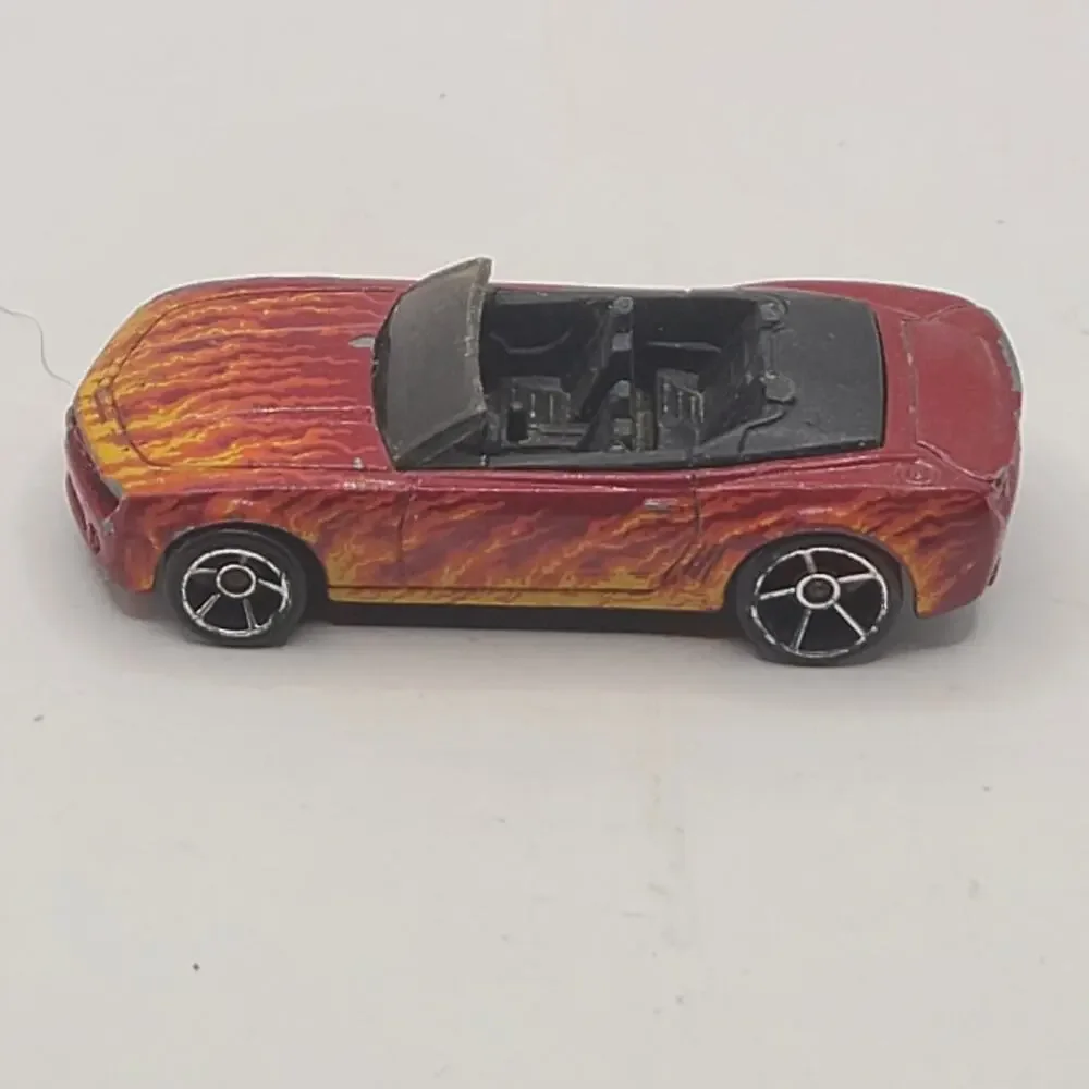 2006 06 Chevy Camaro Concept Conv. Collectible 1/64 Scale Diecast Diorama Model